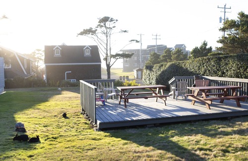 Tolovana Park House | Charming Cannon Beach Cottage- Perfect Family Getaway near the beach!