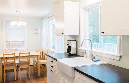 Eastham Cottage | Charming Cape Cod cottage on Depot Pond & bike trail with pond access