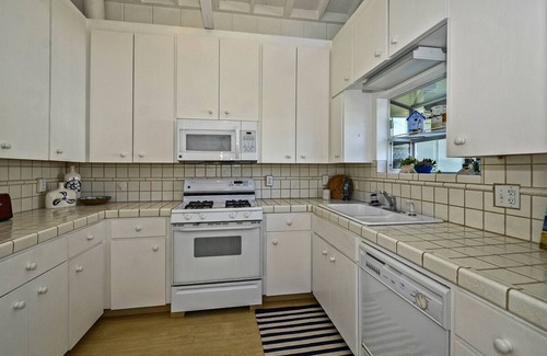 Capitola House | Charming Capitola Home With Amazing Ocean View Deck - Walk To Town