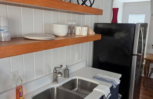 Cottage District Cottage | Charming carriage house in marvelous Watercolor.