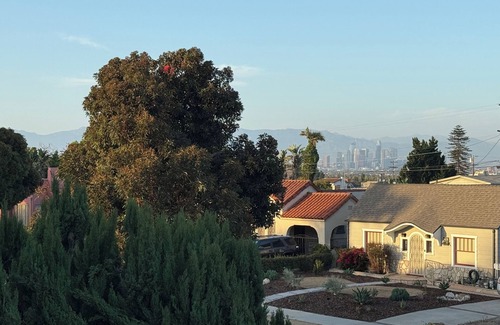Park Mesa Heights Apartment | Charming Casita near USC, SOFI, and Culver City