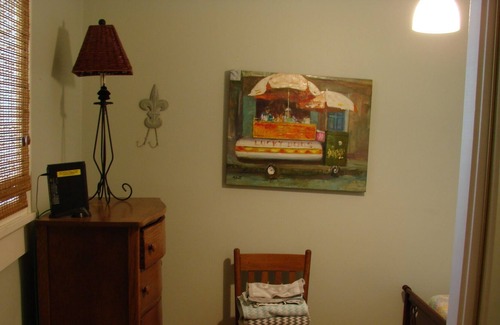Milan Cottage | Charming casita, Uptown 1920's Bungalow - Walk to Streetcar