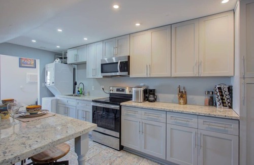 Mid-City House | Charming Central 2BR | Courtyard | Pet Friendly