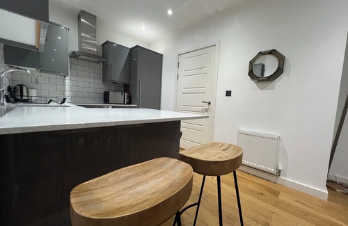 Chorlton-cum-Hardy Apartment | Charming Chorlton Flat–Easy Access to City & Shops
