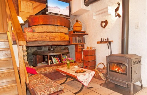 Champagny-en-Vanoise Ski Chalet | Charming Chalet in Champagny en Vanoise near Ski Area