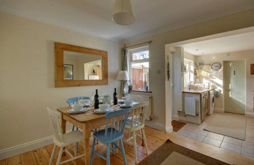 Reydon Cottage | Charming Character Cottage with pretty gardens. 10 Minutes walk to beach.