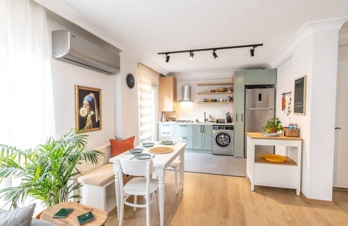 Kagithane Apartment | Charming City Apt - near Axis Mall