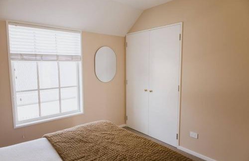 Christchurch City Centre Apartment | Charming City Central Coach House