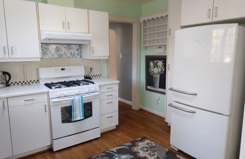 Durham House | Charming Classic Cottage 2Br