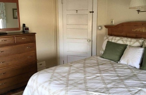 Mantoloking House | Charming Classic Shore House 5 Br Sleeps 10