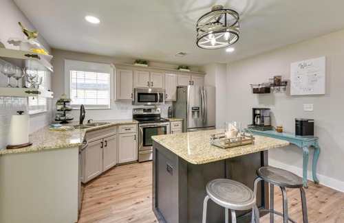 Niceville House | Charming Coastal Home 6 Mi to Choctawhatchee Bay!