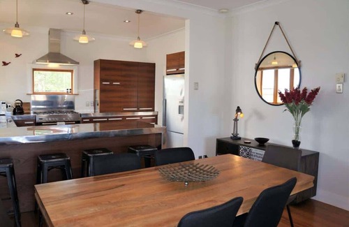 New Plymouth House | Charming Coastal Bungalow in New Plymouth