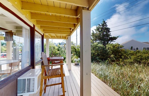 North Truro Condo | Charming coastal studio with private beach access, scenic patio, grill, & games
