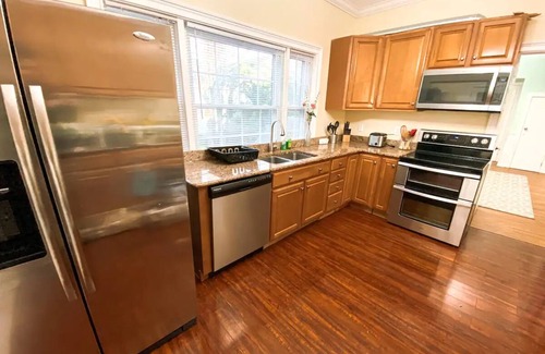 Newell House | Charming Colonial 3 Bedroom Home near UNCC