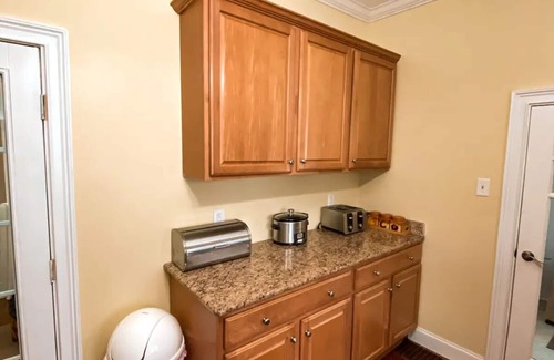 Newell House | Charming Colonial 3 Bedroom Home near UNCC
