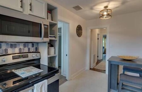 Hope Gardens Apartment | Charming Colonial - Just 2 Miles from Broadway!
