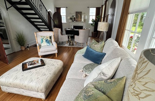 Columbia House | Charming Columbia Retreat ~ 2 bedroom2 bath ~ Monthly Stays Welcomen
