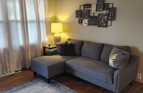 Wichita House | Charming comfortable Mid- term 2-bedroom house with WiFi, Wichita