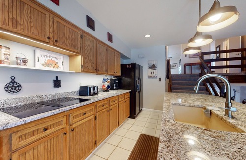 Steamboat Springs Condo | Charming condo with large kitchen & living area - perfect for a mountain getaway