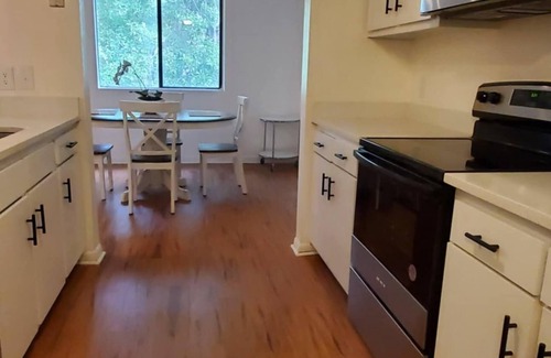 West Ashley Condo | Charming Condo amongst trees Close to Everything