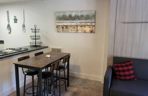 Shaver Lake Condo | Charming condo in amazing Shaver Lake with Fast WiFi and Hot tub