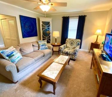 Sunset Hills Apartment | Charming Condo Near Downtown, NCSU and PNC Arena