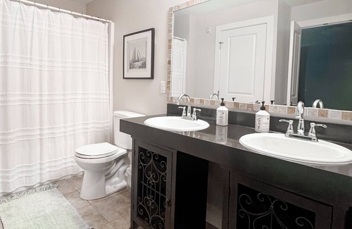 Grand Haven Condo | Charming Condo Near Downtown Grand Haven!
