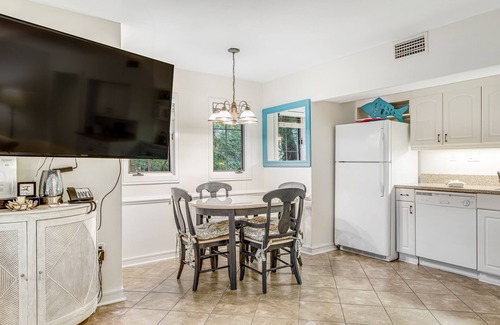 West Beach Village Condo | Charming condo with private beach access, on-site golf, high-speed WiFi & AC