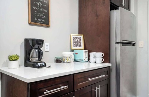 Old Fourth Ward Condo | Charming Condo with City Views in Atlanta