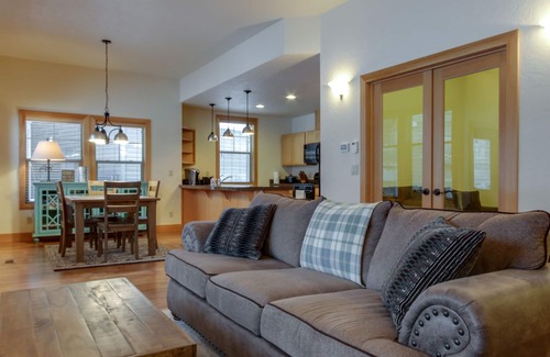 Dover Bay Condo | Charming condo with lake access & great location close to skiing & Silverwood