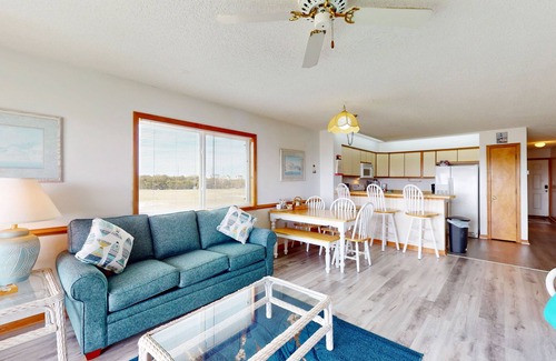 Rodanthe Condo | Charming condo with on-site pool, amazing ocean views, & private deck