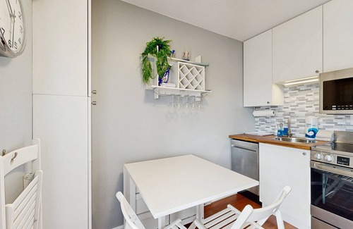Wells Apartment | Charming Condo with Pool, Sauna, and Game Room Near the Beach