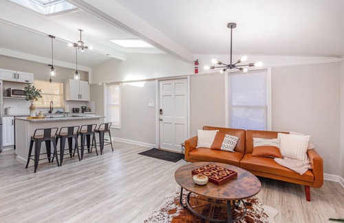 Durham House | Charming Contemporary 2 Bedroom Home in Durham
