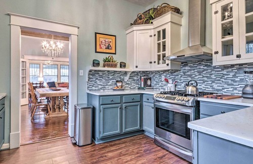 Conway Cottage | Charming Conway Home w/ Yard - Walk to Dtwn!
