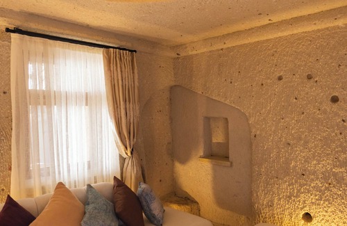 Uchisar Apartment | Charming Corner Cave Suite 103