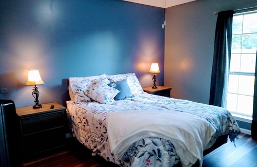 Richmond Hill House | Charming Corporate/short term property all utilities included pet friendly