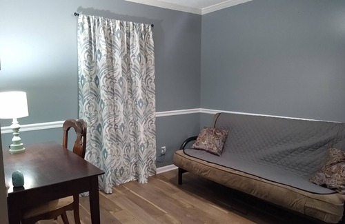Richmond Hill House | Charming Corporate/short term property all utilities included pet friendly