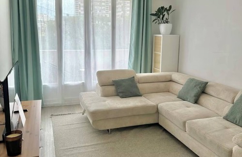 Saulx-les-Chartreux Apartment | Charming & Cosy T2 near Airport