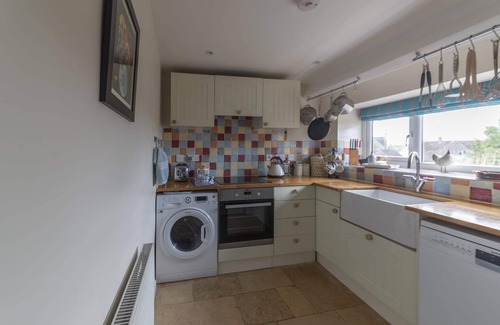 Inchbrook House | Charming Cotswold Stone Cottage | Dog Friendly