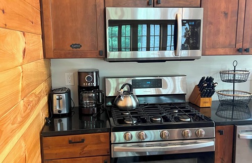 Gilford Cottage | Charming Cottage, Dogs Welcome!