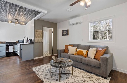 Bay St Louis Apartment | Charming Cottage! Great for Couples. No cleaning Fee :)