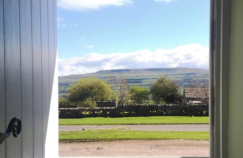 Leyburn Cottage | Charming cottage in a magnificent setting, the perfect romantic holiday retreat.