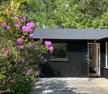 Udsholt House | Charming Cottage In Raageleje