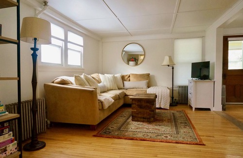 Stockbridge House | Charming cottage in Norman Rockwell's Stockbridge with two decks!