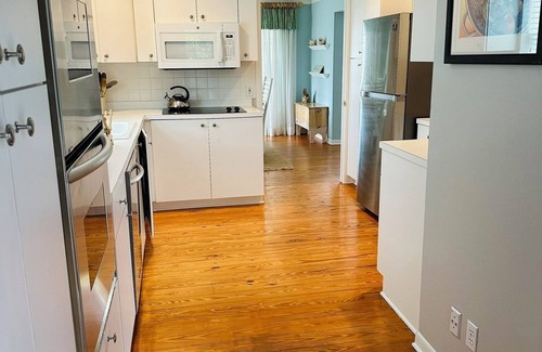 Central Beach House | Charming cottage in great location east of A1A