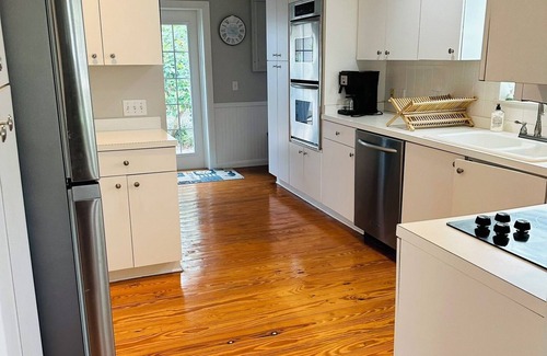 Central Beach House | Charming cottage in great location east of A1A
