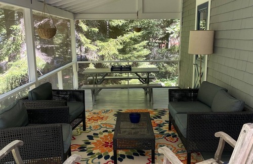 Pemaquid Beach House | Charming Cottage just a short walk to Pemaquid Beach!