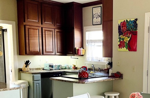 Oxford House | Charming Cottage, minutes to stadium