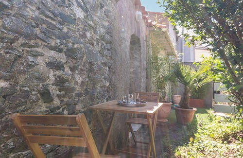 Vertou Cottage | Charming Cottage near River & Park, 10km from Nantes, Free Parking, WiFi, Baby-Friendly