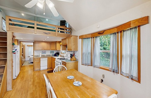Brookings Cabin | Charming cottage near Whaleshead Beach, 4-person private hot tub, deck, & grill